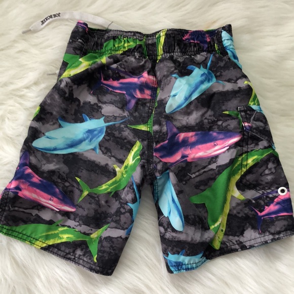 Boys shark print swim trunks - Picture 5 of 6